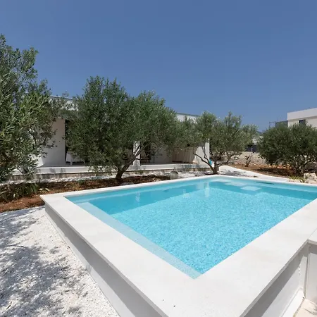 Peace & Pool In Olive Grove Tatil Evi Plano